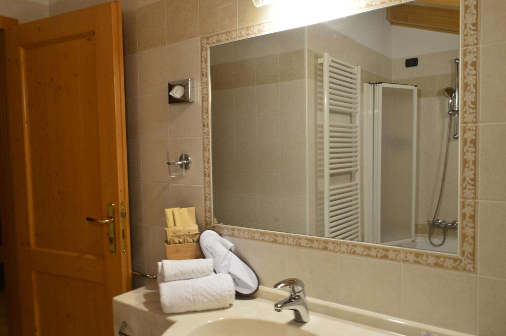 Hotel Garni Sant'Antonio Con Spa Madonna Exterior foto